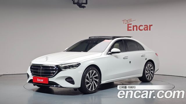 Mercedes-Benz E-Class E300 4MATIC Exclusive