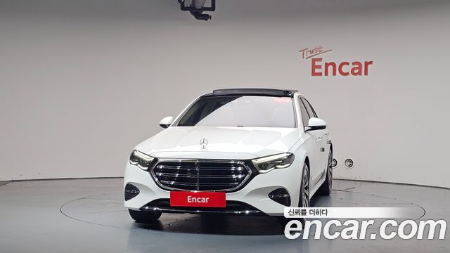 Mercedes-Benz E-Class E300 4MATIC Exclusive