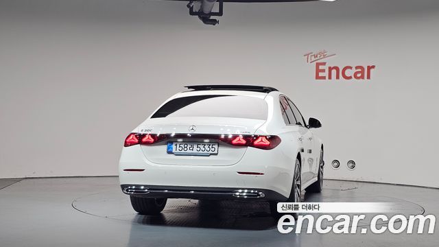 Mercedes-Benz E-Class E300 4MATIC Exclusive