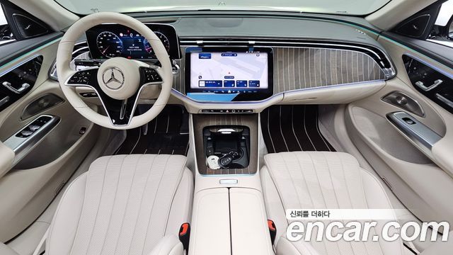Mercedes-Benz E-Class E300 4MATIC Exclusive