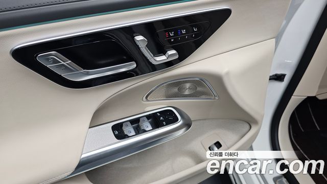 Mercedes-Benz E-Class E300 4MATIC Exclusive