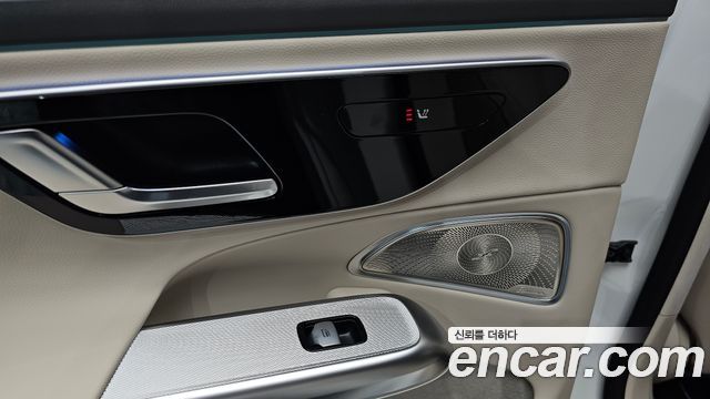 Mercedes-Benz E-Class E300 4MATIC Exclusive