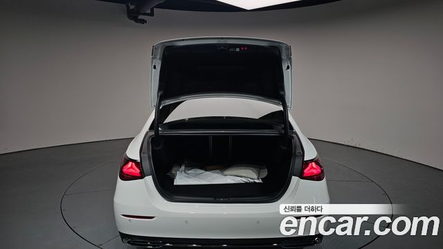 Mercedes-Benz E-Class E300 4MATIC Exclusive
