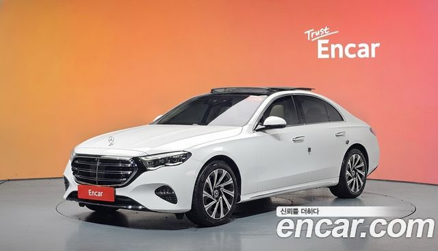 Mercedes-Benz E-Class E300 4MATIC Exclusive