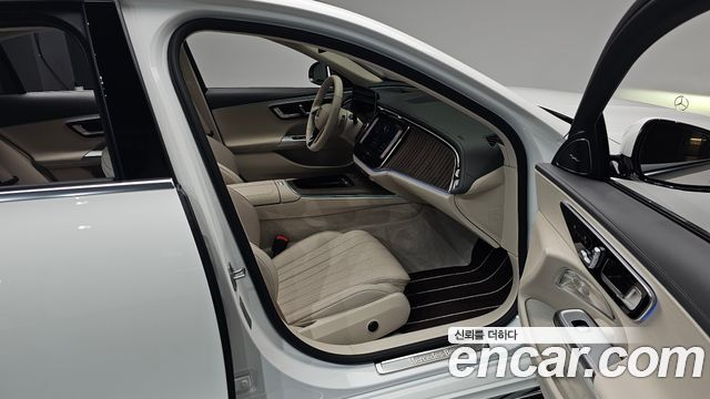 Mercedes-Benz E-Class E300 4MATIC Exclusive
