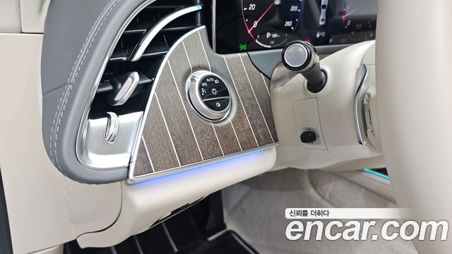 Mercedes-Benz E-Class E300 4MATIC Exclusive