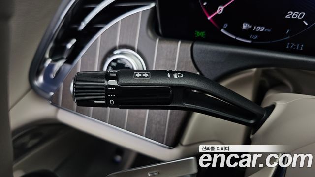 Mercedes-Benz E-Class E300 4MATIC Exclusive