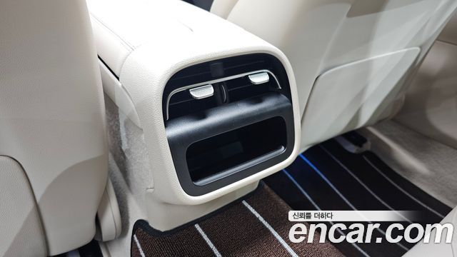 Mercedes-Benz E-Class E300 4MATIC Exclusive