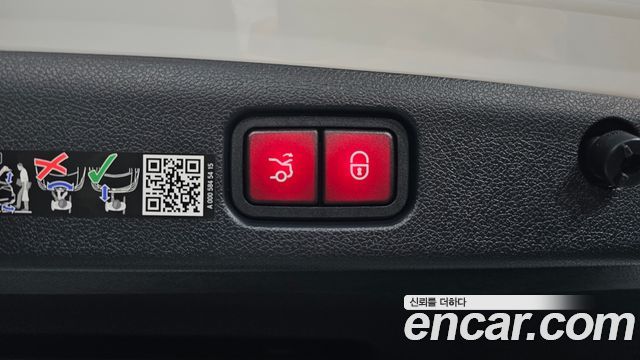 Mercedes-Benz E-Class E300 4MATIC Exclusive