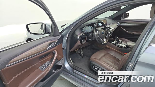 BMW 5-Series 530i xDrive M Sport Package Plus