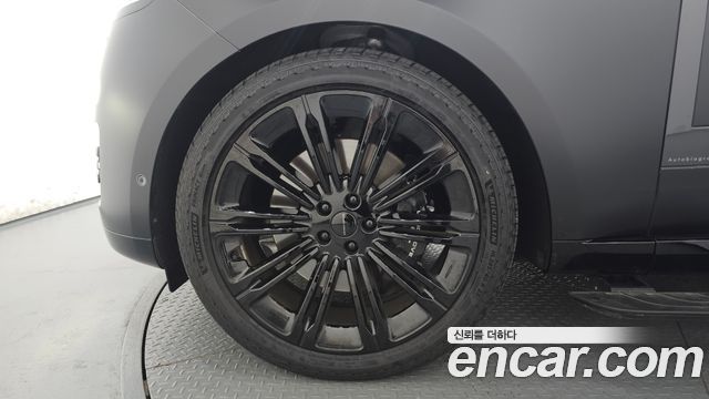 Land Rover Range Rover P530 Autobiography Long Wheel Base