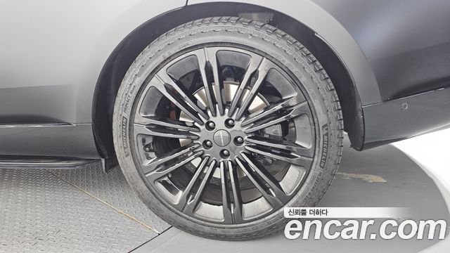 Land Rover Range Rover P530 Autobiography Long Wheel Base