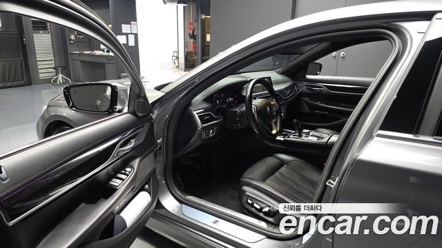 BMW 7-Series 740Li xDrive M Sport Package