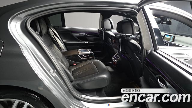 BMW 7-Series 740Li xDrive M Sport Package
