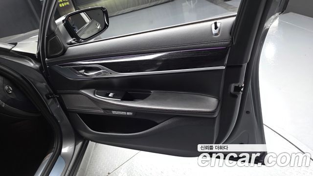 BMW 7-Series 740Li xDrive M Sport Package