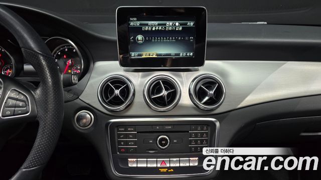 Mercedes-Benz GLA-Class GLA220 Premium