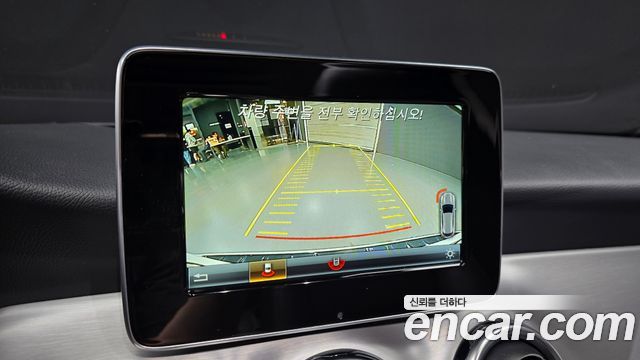 Mercedes-Benz GLA-Class GLA220 Premium