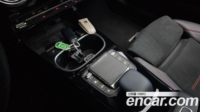 Mercedes-Benz CLA-Class CLA250 4MATIC