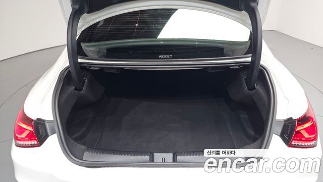 Mercedes-Benz CLA-Class CLA250 4MATIC