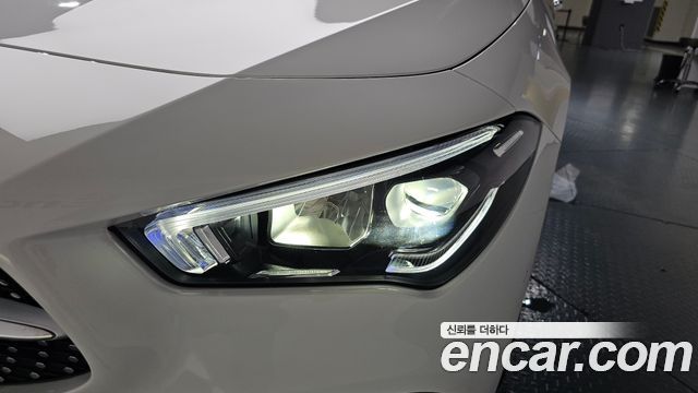 Mercedes-Benz CLA-Class CLA250 4MATIC