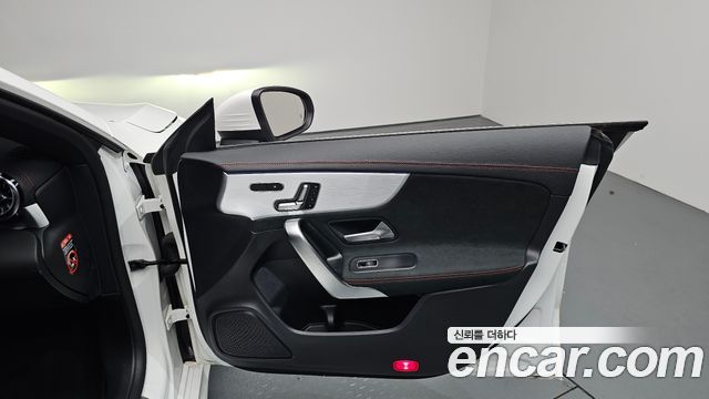 Mercedes-Benz CLA-Class CLA250 4MATIC
