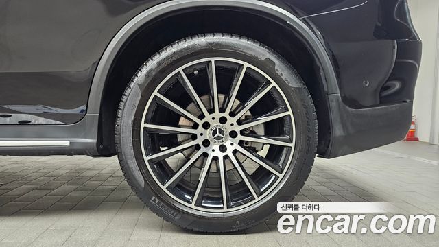 Mercedes-Benz GLC-Class GLC300 4MATIC AMG Line Coupe
