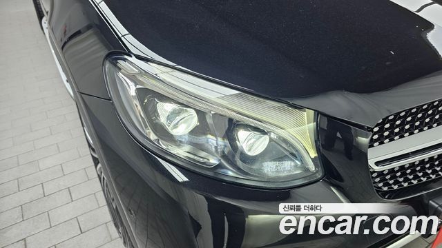 Mercedes-Benz GLC-Class GLC300 4MATIC AMG Line Coupe