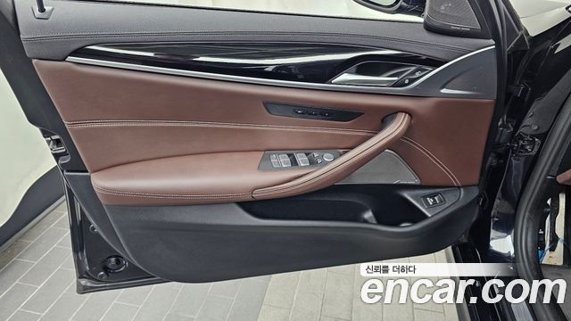 BMW 5-Series 530i M Sport Package