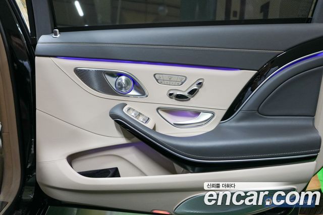 Mercedes-Benz S-Class Maybach S600