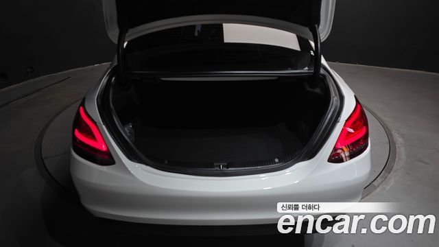 Mercedes-Benz C-Class C200