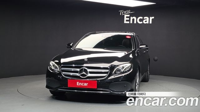 Mercedes-Benz E-Class E300 4MATIC Avnatgarde