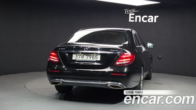 Mercedes-Benz E-Class E300 4MATIC Avnatgarde
