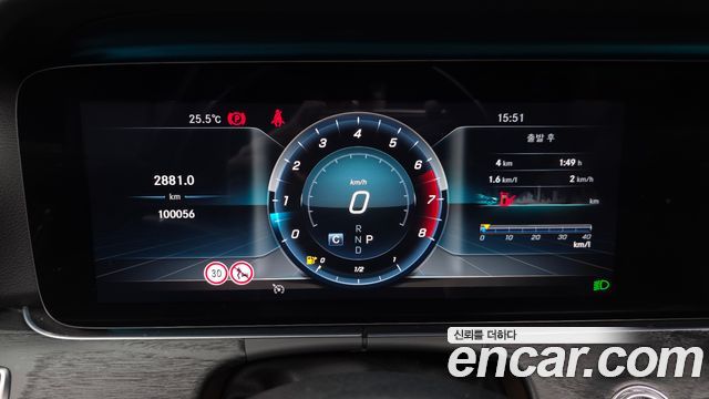 Mercedes-Benz E-Class E300 4MATIC Avnatgarde
