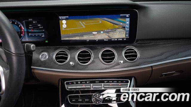 Mercedes-Benz E-Class E300 4MATIC Avnatgarde