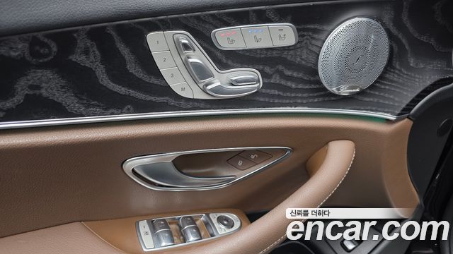 Mercedes-Benz E-Class E300 4MATIC Avnatgarde