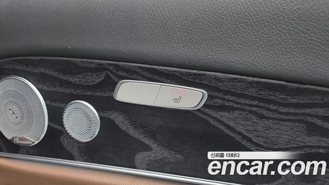 Mercedes-Benz E-Class E300 4MATIC Avnatgarde