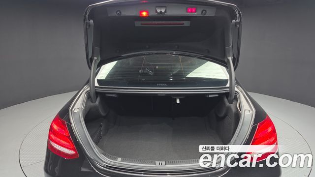 Mercedes-Benz E-Class E300 4MATIC Avnatgarde