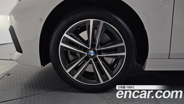 BMW 2-Series 220i Advantage