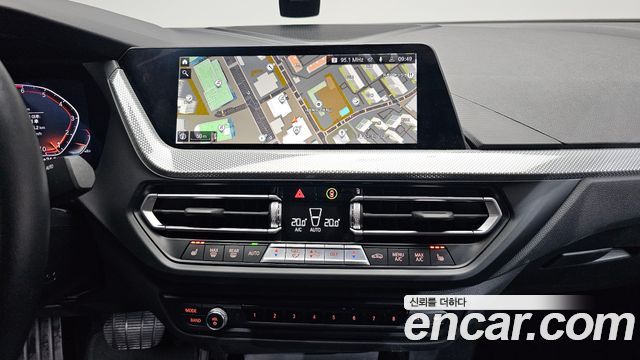 BMW 2-Series 220i Advantage