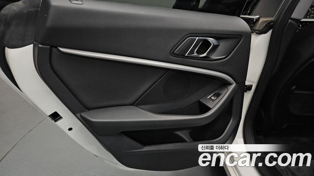 BMW 2-Series 220i Advantage