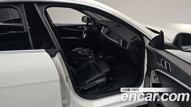 BMW 2-Series 220i Advantage