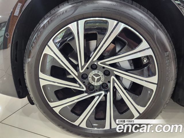 Mercedes-Benz E-Class E300 4MATIC Exclusive