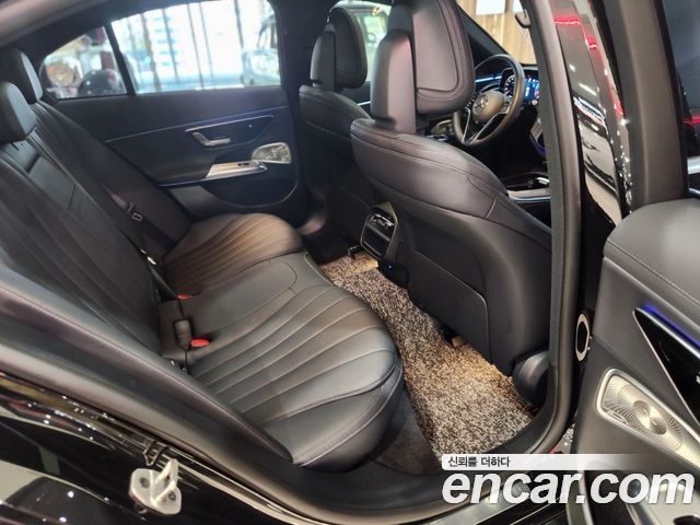 Mercedes-Benz E-Class E300 4MATIC Exclusive