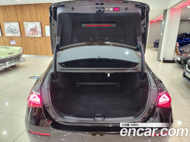Mercedes-Benz E-Class E300 4MATIC Exclusive