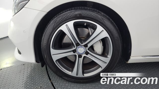 Mercedes-Benz E-Class E300 Avantgarde