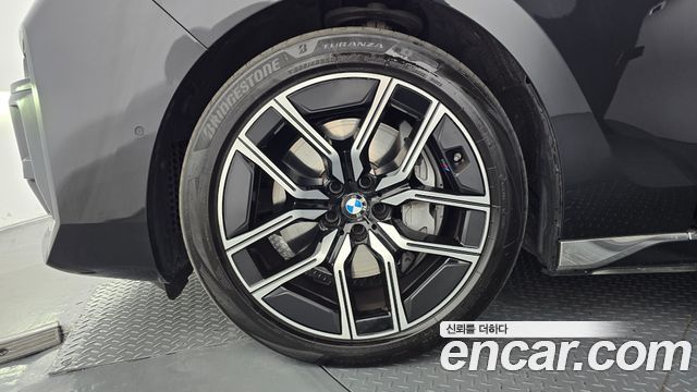 BMW 7-Series 740i xDrive M Sport