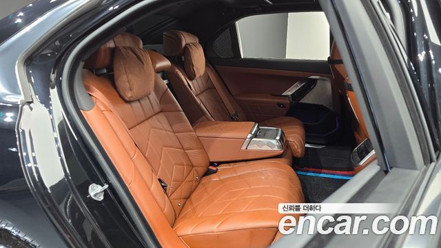 BMW 7-Series 740i xDrive M Sport
