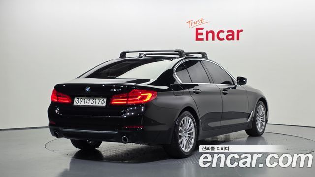 BMW 5-Series 520i Luxury