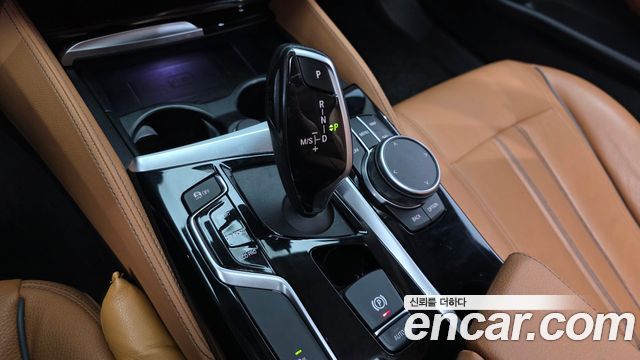 BMW 5-Series 520i Luxury
