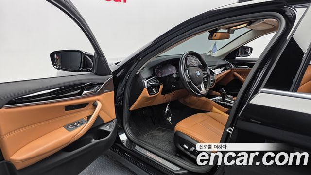 BMW 5-Series 520i Luxury